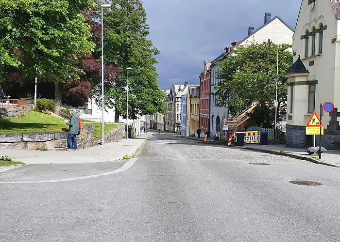 公寓 Near Brosundet, Newly Refurnished, Free Street Parking *
